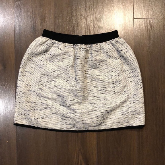 Aritzia tweed-like mini skirt - Picture 1 of 6